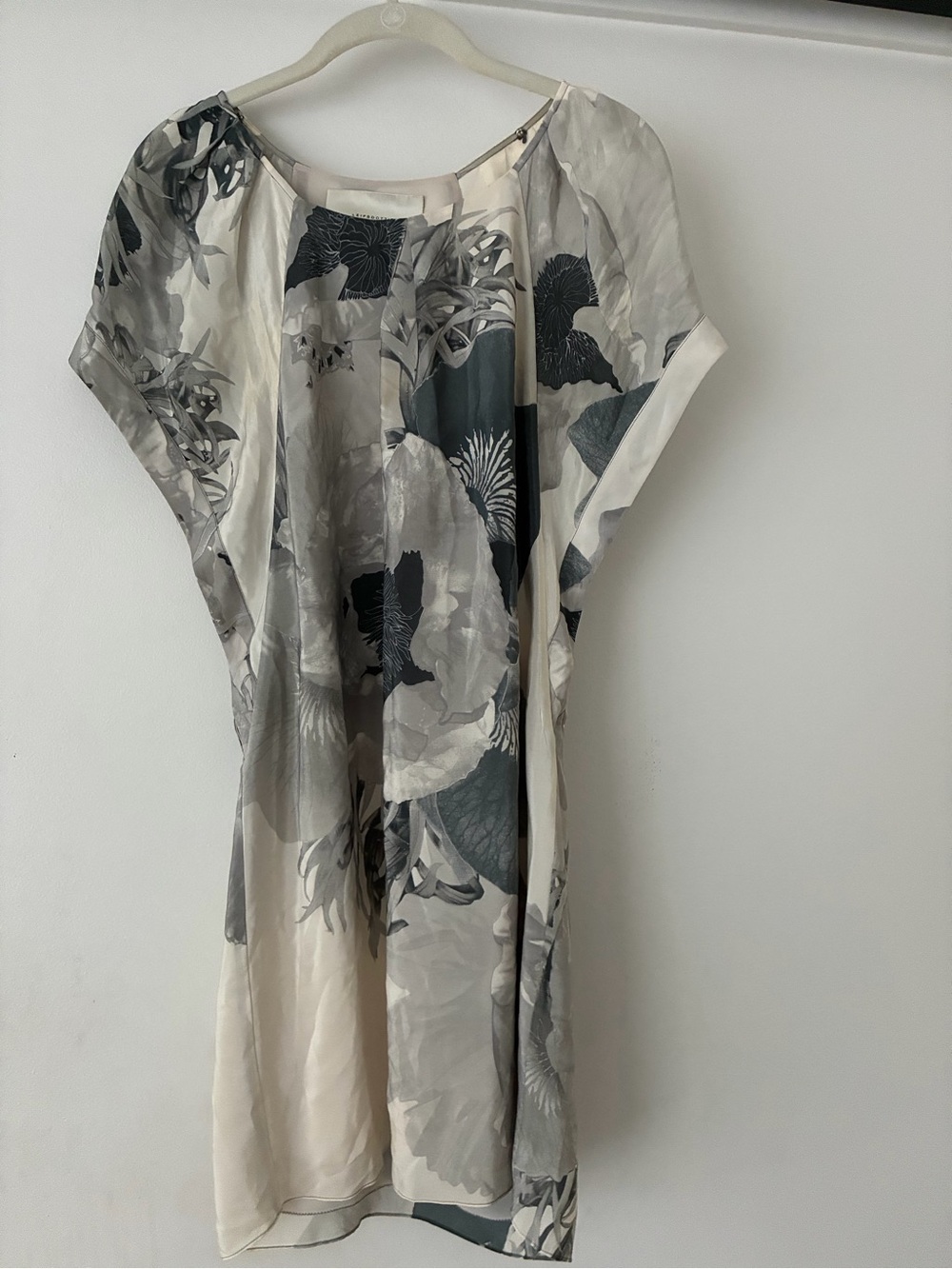 leifsdottir Gray & Cream Floral Midi Dress